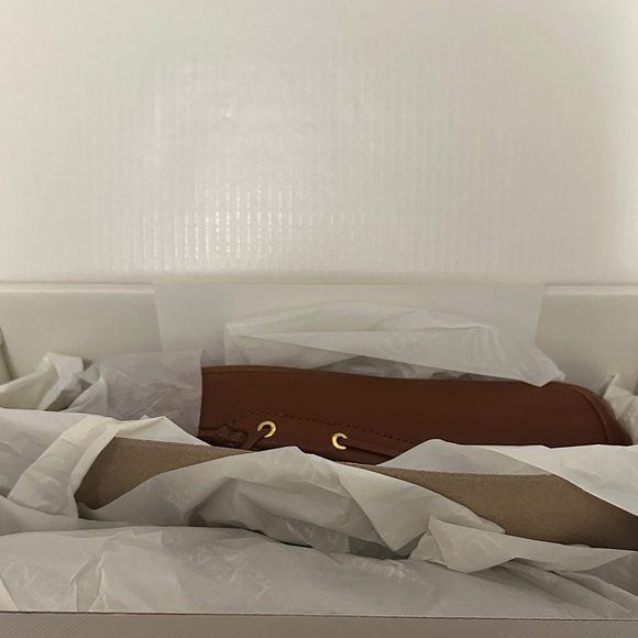 Ralph Lauren Tan Leather Driver Flats with Gold Charm NIB Size 5 - Picture 4 of 5